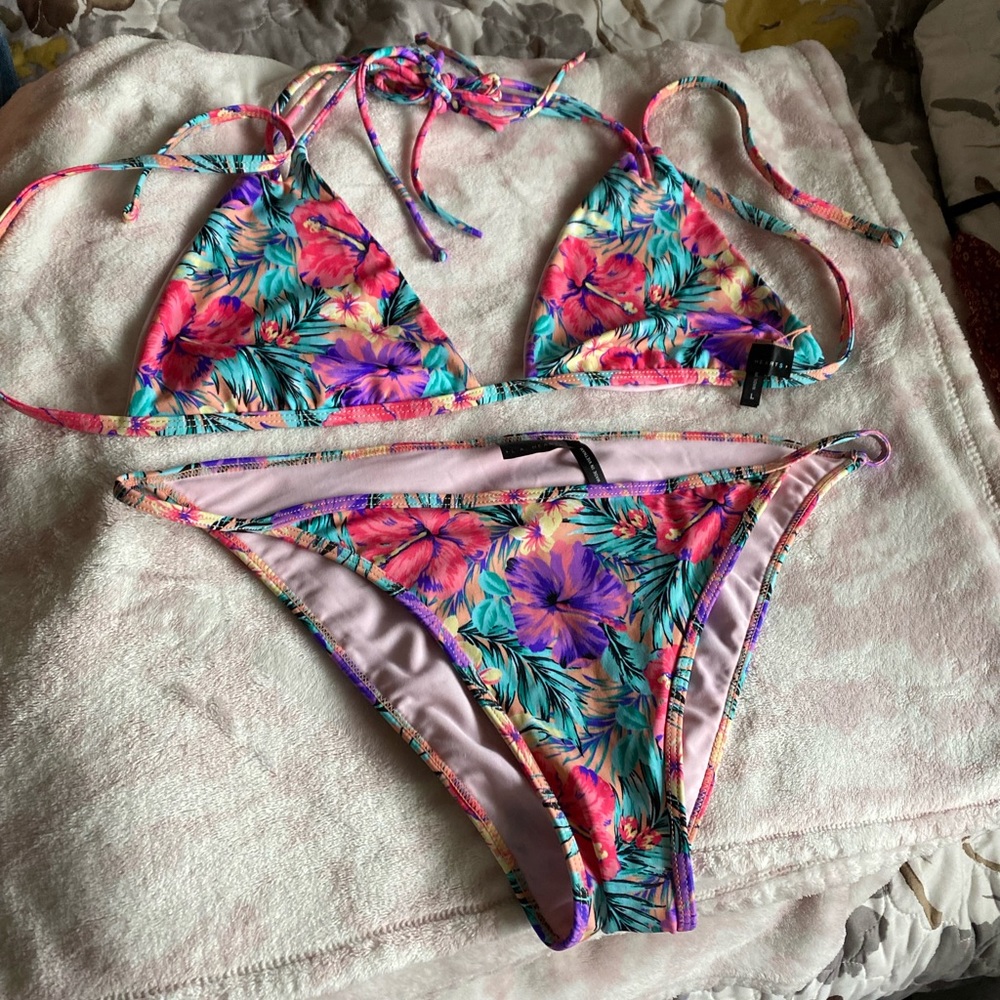 LA Hearts Pacsun Hibiscus Floral Bikini